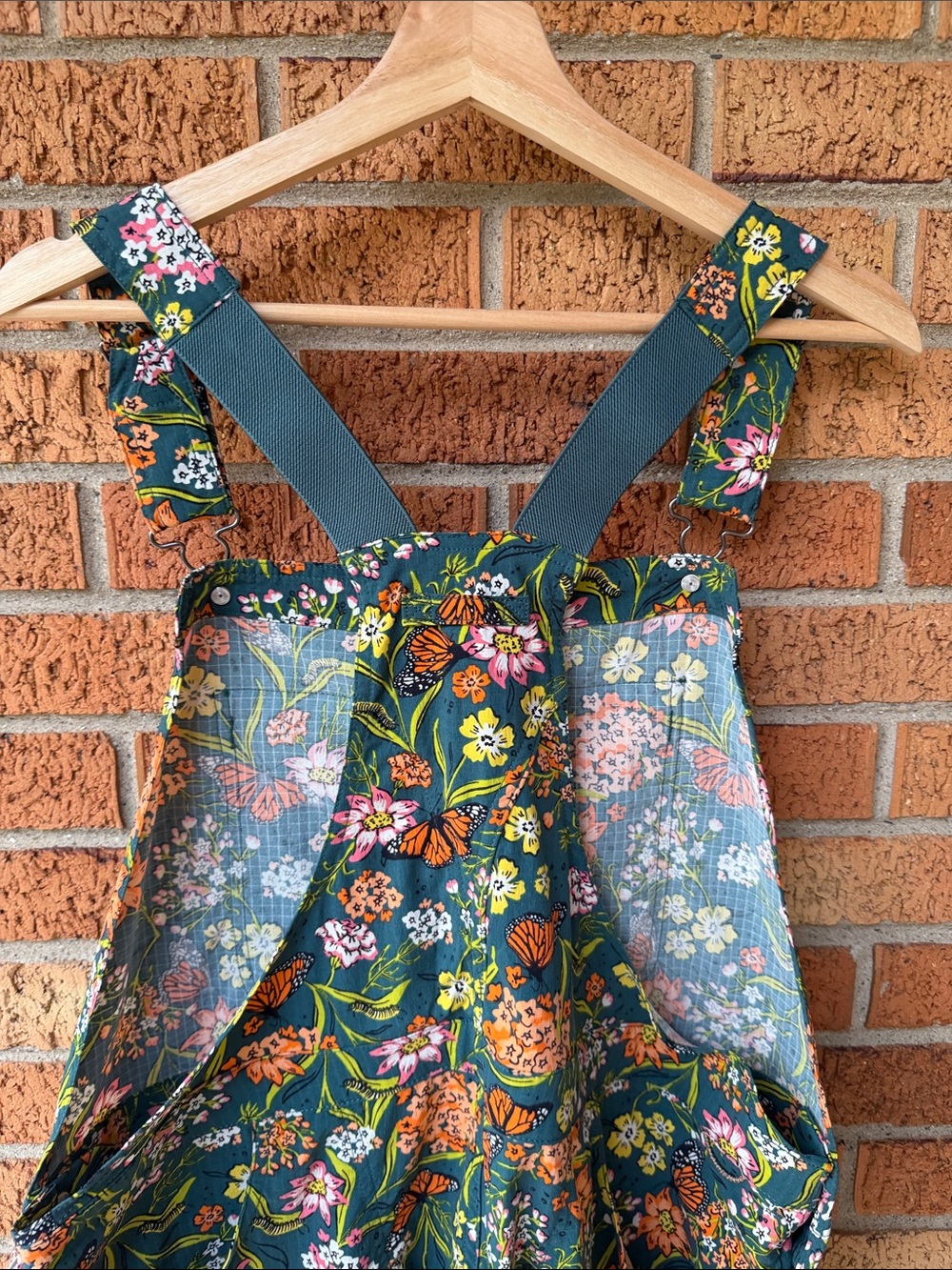 Duluth NWT Heirloom Gardening 7" Shorts Overalls Monarch Butterfly XL - Picture 8 of 8